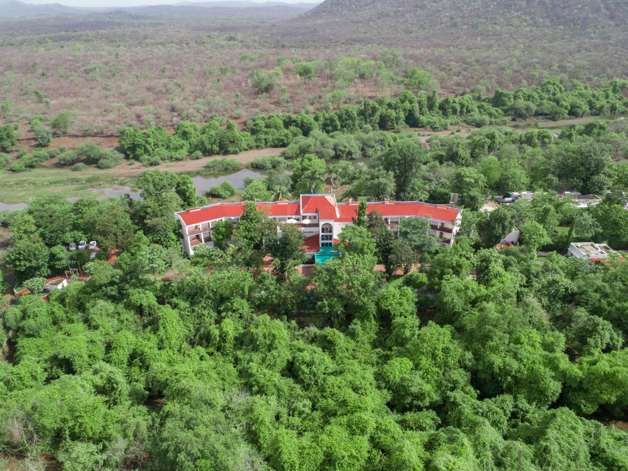 Gir Serai - Ihcl Seleqtions Sasan Gir Buitenkant foto
